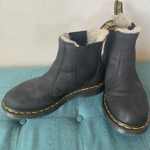 Dr. Martens 2976 Chelsea Boots- Women 37